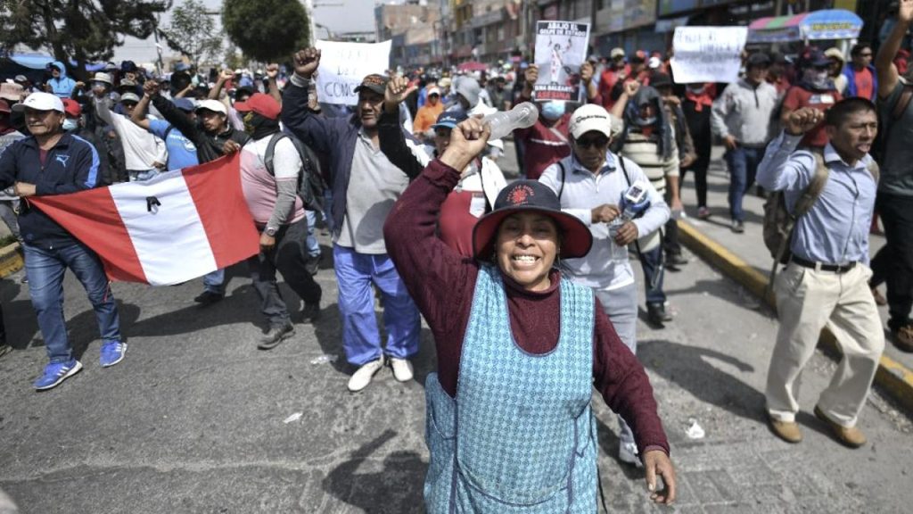 Desplegarán más de 30.000 policías en Lima ante posibles nuevas protestas