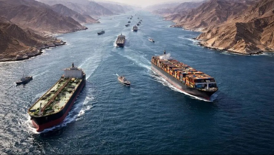 El petróleo vuela en el mundo, fuerte espectativa por el precio local